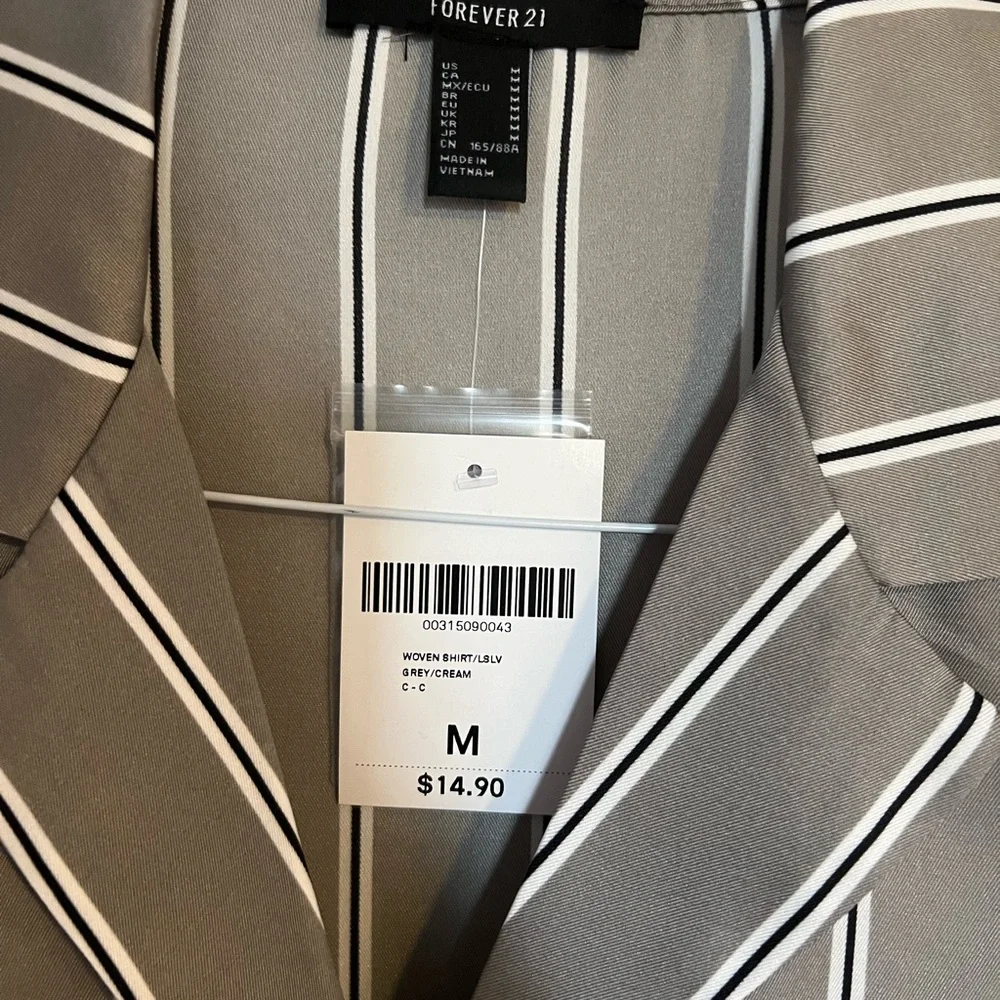 Forever 21 Top - Picture 2 of 4